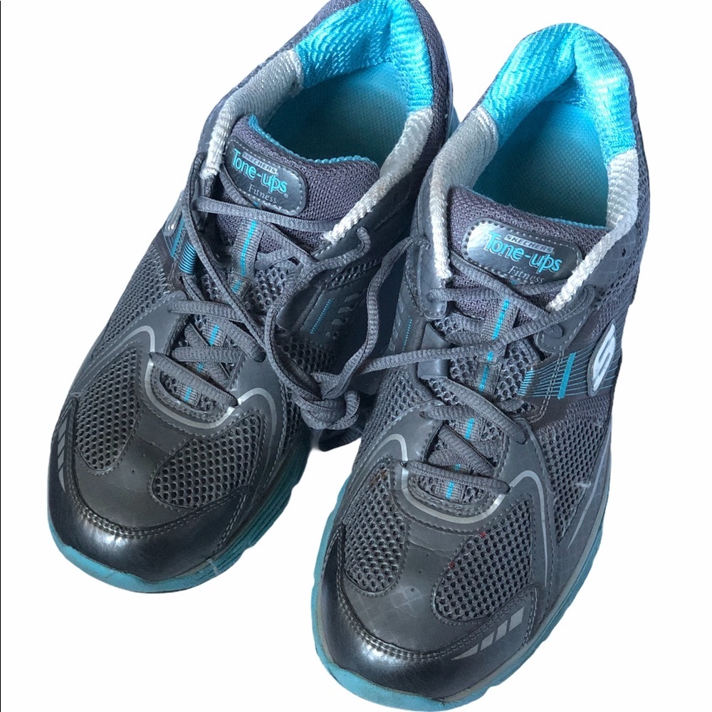 Skechers men’s lace up gray sneakers Sz 9.5